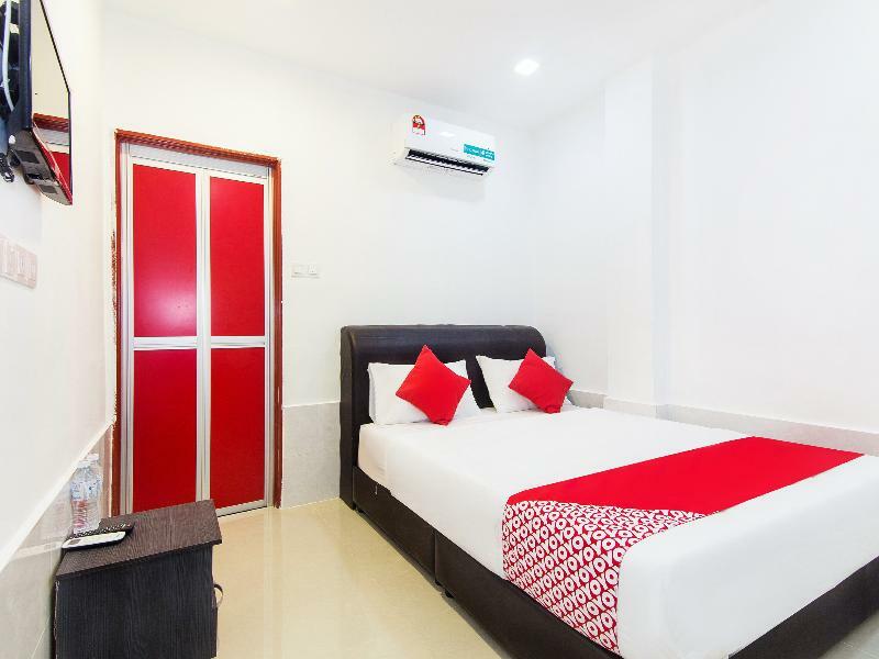 Super Oyo 414 Adiff Palace Hotel Sepang Exterior foto